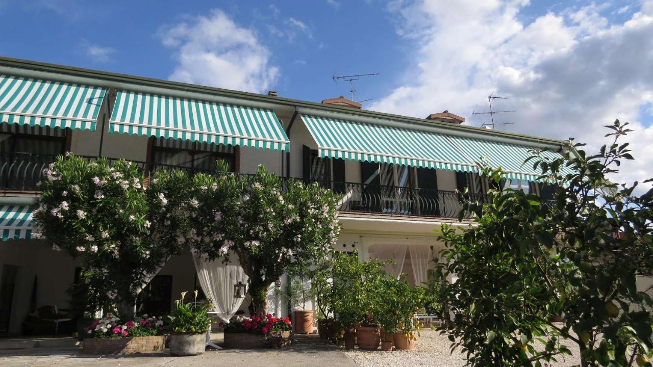 Bed and Breakfast Il Gelso Di Barcuzzi Лонато Экстерьер фото