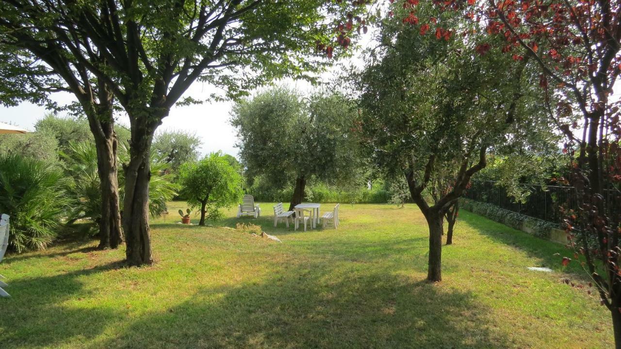 Bed and Breakfast Il Gelso Di Barcuzzi Лонато Экстерьер фото
